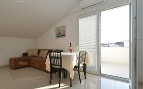 Apartmani Vedrana, Murter